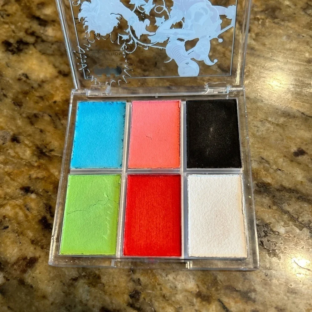 DC Batman X Revolution Graphic Artist Palette Harley Quinn